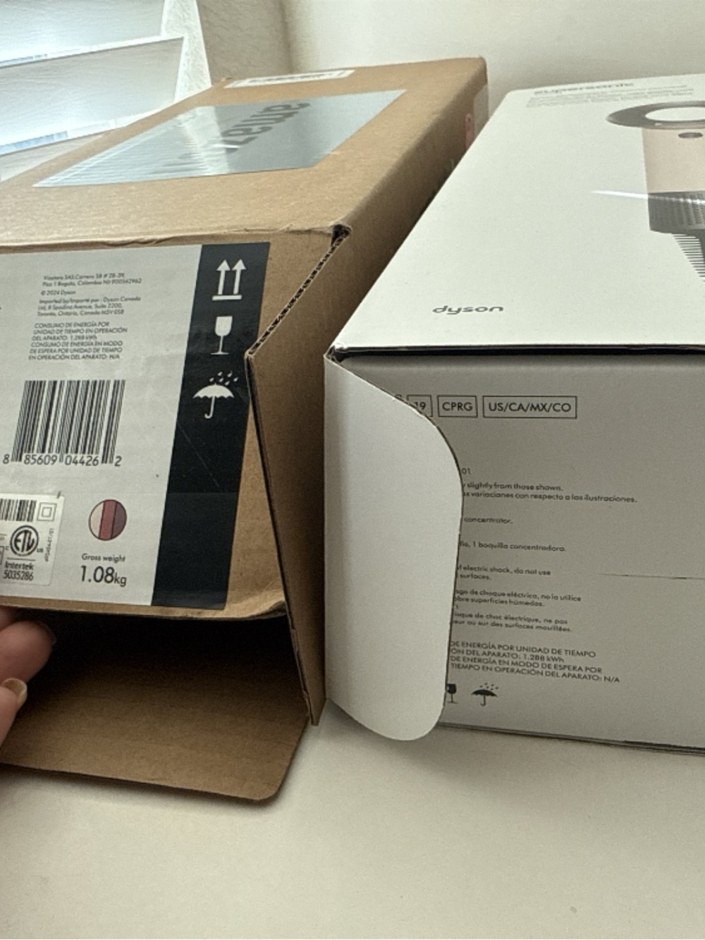 Open box - Dyson Supersonic™ Travel hair dryer (Ceramic pink / Rose gold) - Picture 4 of 15